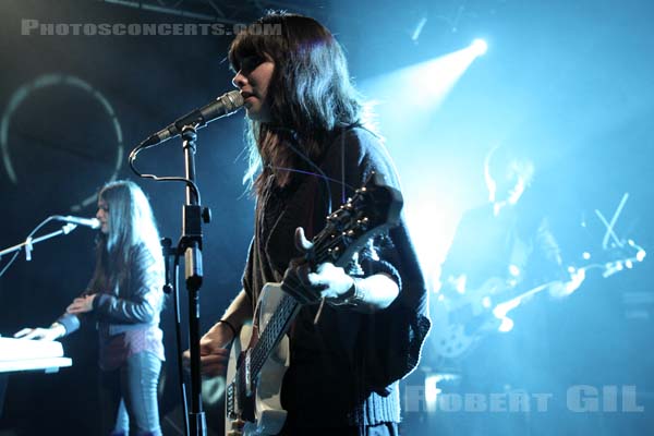 SCHOOL OF SEVEN BELLS - 2009-03-05 - PARIS - Point Ephemere - 